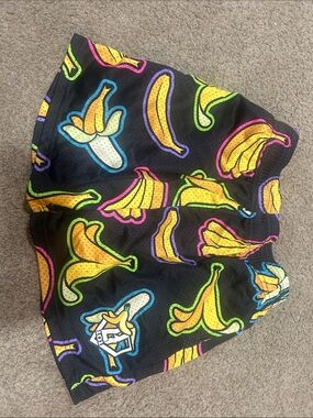 B101 YXl Black Banana Print Athletic Shorts
